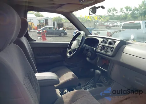 1999 Nissan Frontier Se-V6/Xe-V6 from USA, damaged, VIN 1N6ED26Y6XC301588